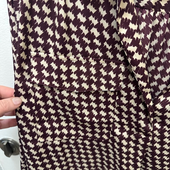 Express Houndstooth Blouse - Burgundy and Cream - Picture 4 of 7
